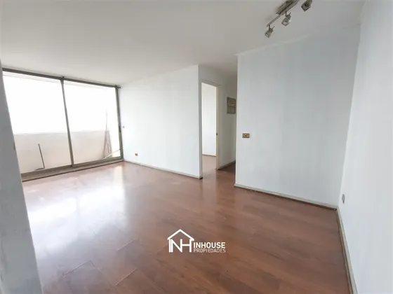 Departamento En Arriendo De 2 Dorm. En Independencia