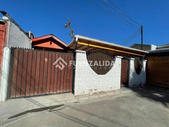 Casa En Venta De 3 Dorm. En Cerrillos