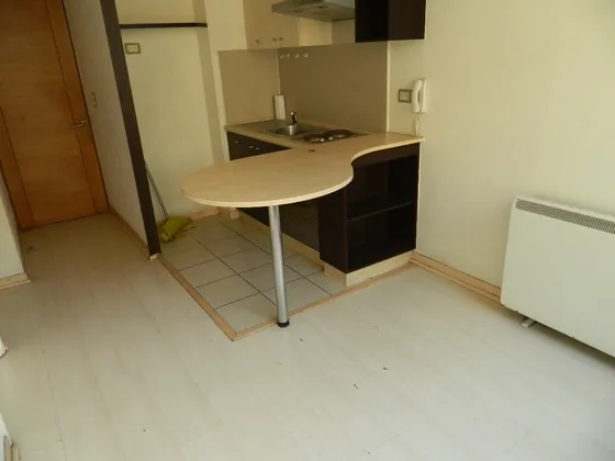 Un Dormitorio, Cocina Americana, Frente Clinica Central 