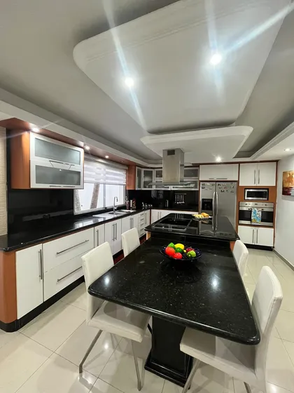 En Venta Hermosa Casa Amoblada En Guataparo - Villas Laguna Club Jcrc