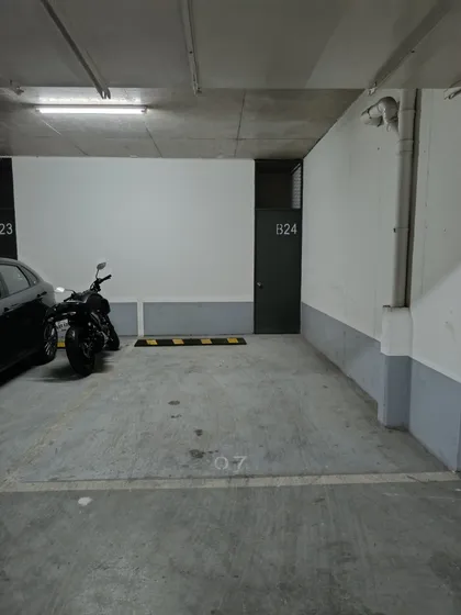 Cómodo Estacionamiento Con Bodega A Pasos De Plaza Egaña