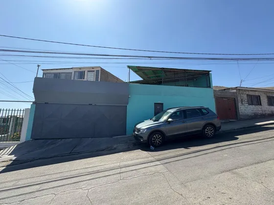 Se Arrienda Amplia Casa En Primer Piso, 