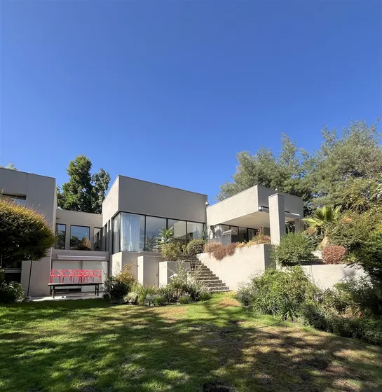 Casa En Arriendo De 5 Dorm. En Lo Barnechea