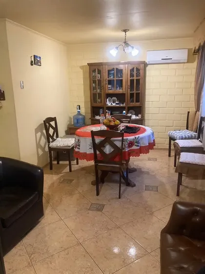 Casa En Venta De 3 Dorm. En La Florida