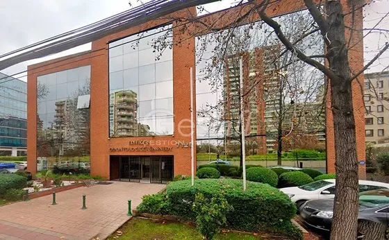 Oficina En Venta En Vitacura, 2 Privados, 2 Baños, 2 Estac