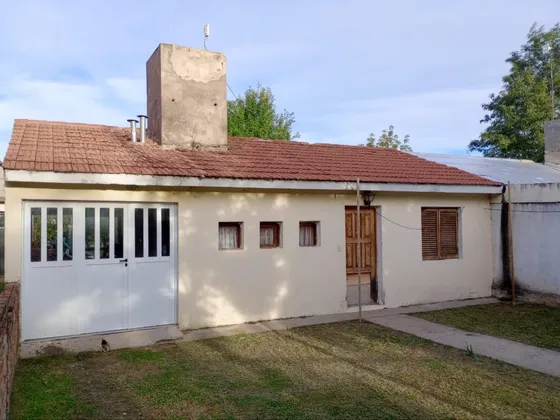 Casa Con Jardín Y Patio En Zona Tranquila  Renca, San Luis