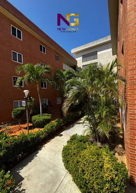 Ubicado En Un Entorno De Áreas Verdes Perfectamente Cuidadas Y Con Caminerías Que Invitan A Disfrutar De La Frescura Del Ambiente, Este Apartamento Es Para Ti