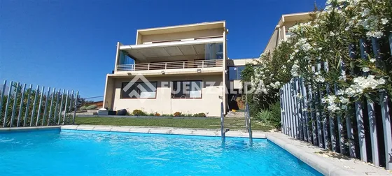 Casa En Venta De 3 Dorm. En Lo Barnechea