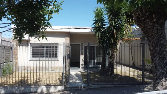 Venta Casa 2 Dormitorios A Metros Del Centro