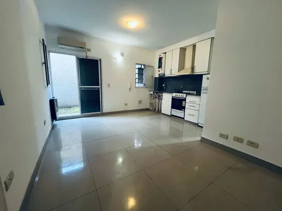 Venta Monoambiente-patio Y Parrilla- Itu Sur-
