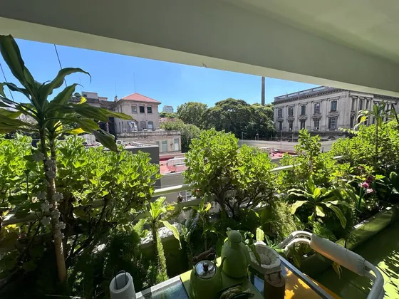 Venta Departamento 3 Ambientes En Recoleta. Vista Abierta. Cochera Móvil.