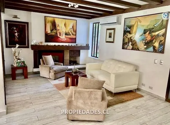 Casa En Venta De 3 Dorm. En Las Condes