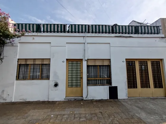 Nuevo Valor - Casa En Ph Totalmente Individual De 3 Ambientes Con Garage Y Terraza