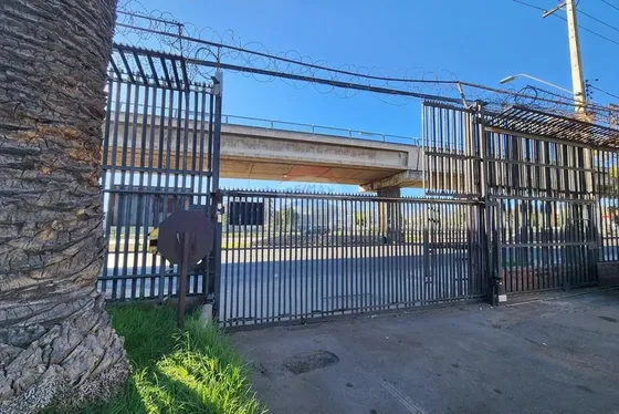 Galpón / Oficinas