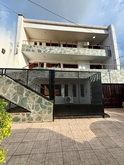 Gran Casa De 5 Dormitorios En Villa Sarita 