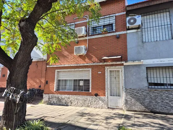 Ph 3 Amb Tipo Casa Al Frente Quincho Y Parrilla