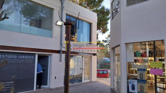 Se Vende  Local Comercial En Ostende 