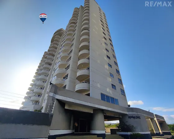 Re/max 2 Mil Alquiler En Apartamento, Conjunto Residencial Laguna Suite 2, En Avenida Bolivar, Isla De Margarita