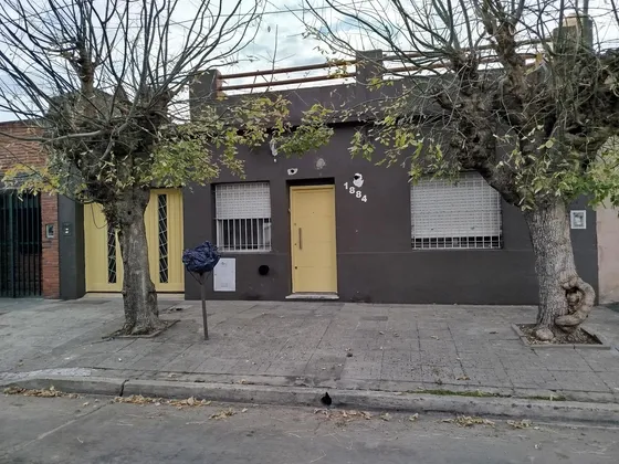 Alquiler De Casa 3  En El Palomar Con Cochera