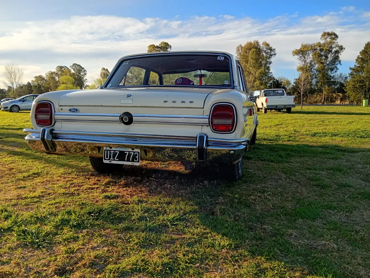 Ford Falcon 3.0 Lujo563690269552814085