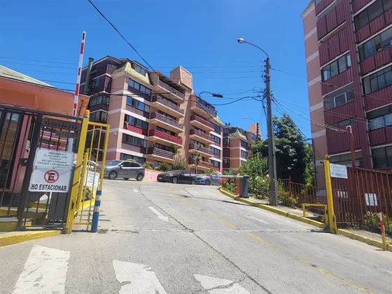 Depto En Venta 2 Dorm. Parque Los Ingleses- Valparaiso