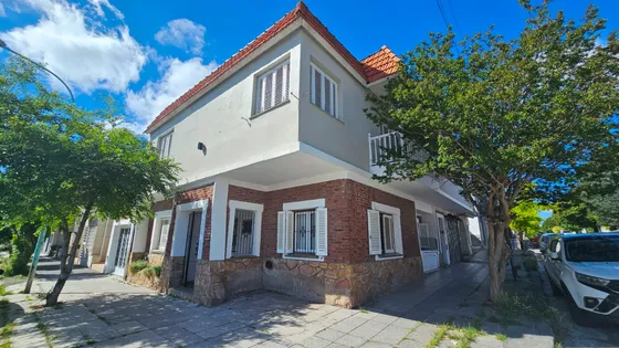 En Venta En Block Ph 4 Amb Planta Baja C/garage + Local Apto Uso Profesional Barrio Chauvin.