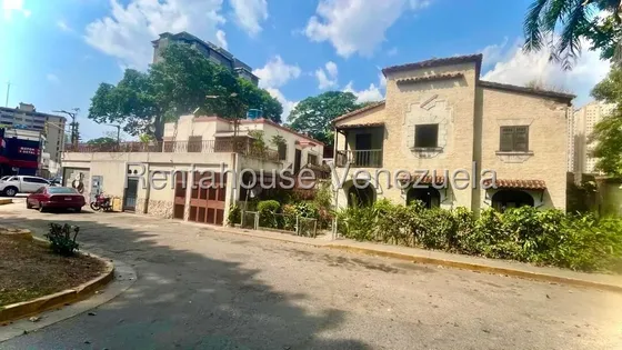 Venta De Casa En El Paraiso 26-13649 Mn Caracas - Libertadoer