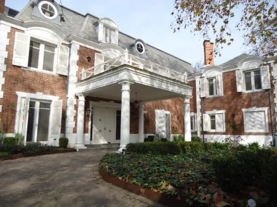 Venta Casa De 8 Dormitorios En Las Lomas De San Isidro. Venta Con Renta