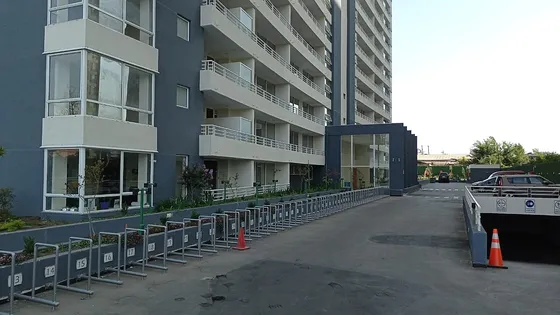 Ref:9734**    Amplio Home Studio + Estacionamiento Y Terraza