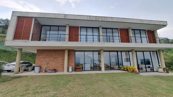 Casa Campestre En Parcelación Cerrada En Venta Yumbo Valle Colombia