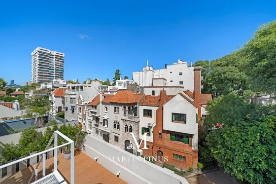 Espectacular Casa - 5 Amb. - 3 Dorm. - 450 M2 - Terraza - Quincho - Parrilla - Zona Embajadas
