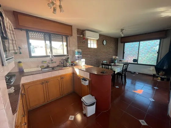 Venta Casa Ph De Altos De 4 Dormitorios Con Renta.