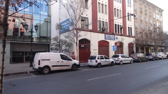 Local Estratégico En Santiago Centro