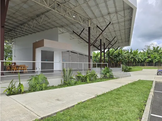 Arriendo Local Mall Del Cafe, Pueblo Tapao