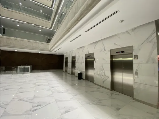 Oficina En Alquiler O Venta 547mt Centro Empresarial Torre Q