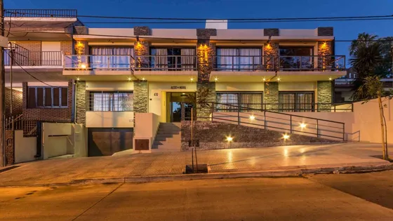 Centro Lujo Dpto De 2 Dormitorios Planta Baja Con 2 Patios