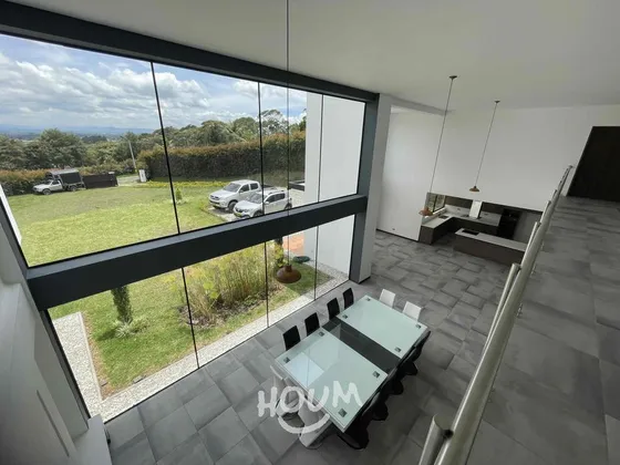 Casa En San Miguel. 6 Habitaciones, 581 M², Id: 137505