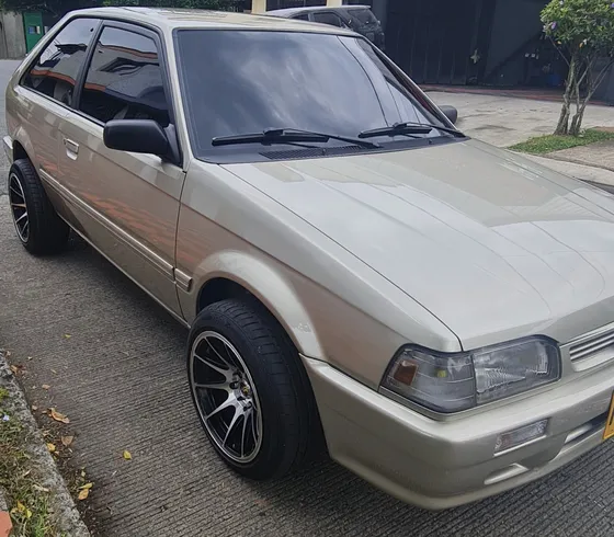 Mazda 323 Coupe