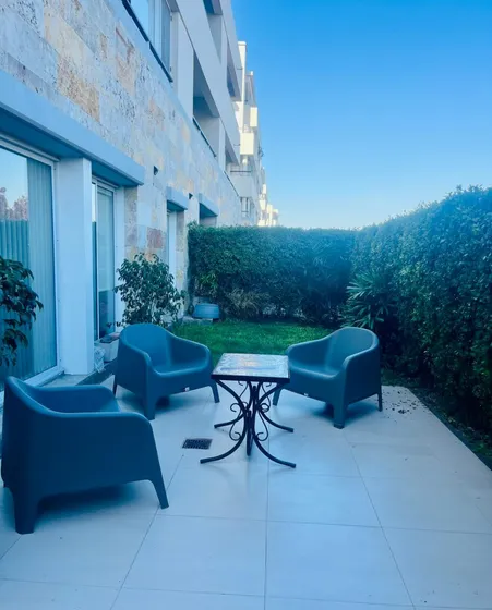 Departamento 3 Amb En Barrio Nuevo Quilmes. Apto Crédito. Jardin Propio Y Cochera. 161m2.