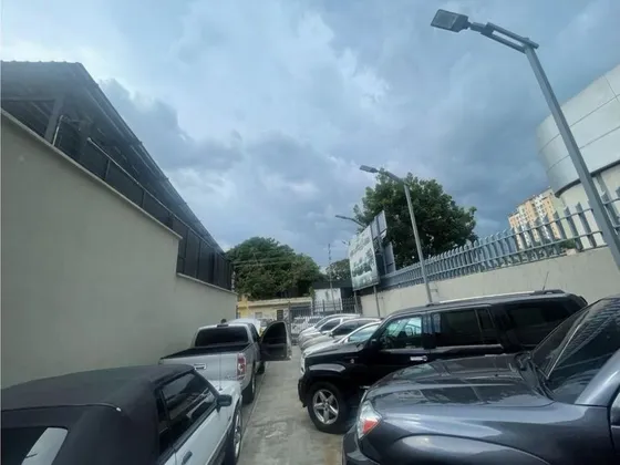 Local Comercial Para Concesionario En Alquiler Gr