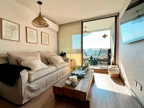 Seminuevo | Vista Depejada | 2 Dorm Y 2 Baños + 2 Estac.