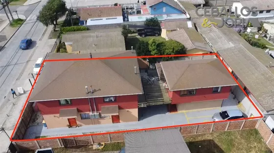 Casa En Venta De 12 Dorm. En Concón