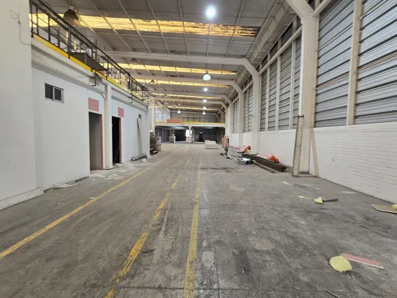 Bodega De 989 M2 Totales Con Oficina, Quilicura, Rm