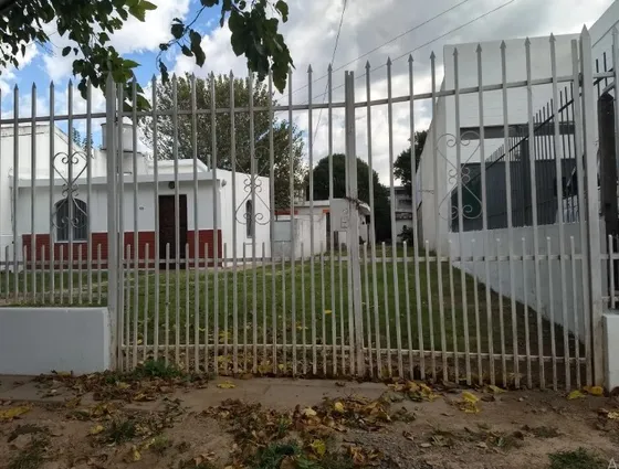 Complejo De 4 Departamentos En Venta - Barrio Las Palmas
