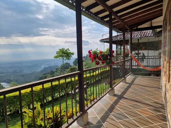Casa Finca Con Espectacular Vista Panorámica Ubucada A 10 Minutos De Calarca 