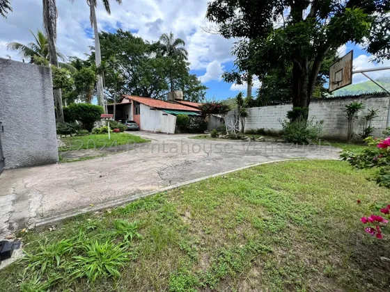 Exclusiva Casa Quinta En Venta En Las Delicias Maracay Exclusiva Ubicacion 1200 Metros Todos Los Servicios Negociable Estef 25-3896