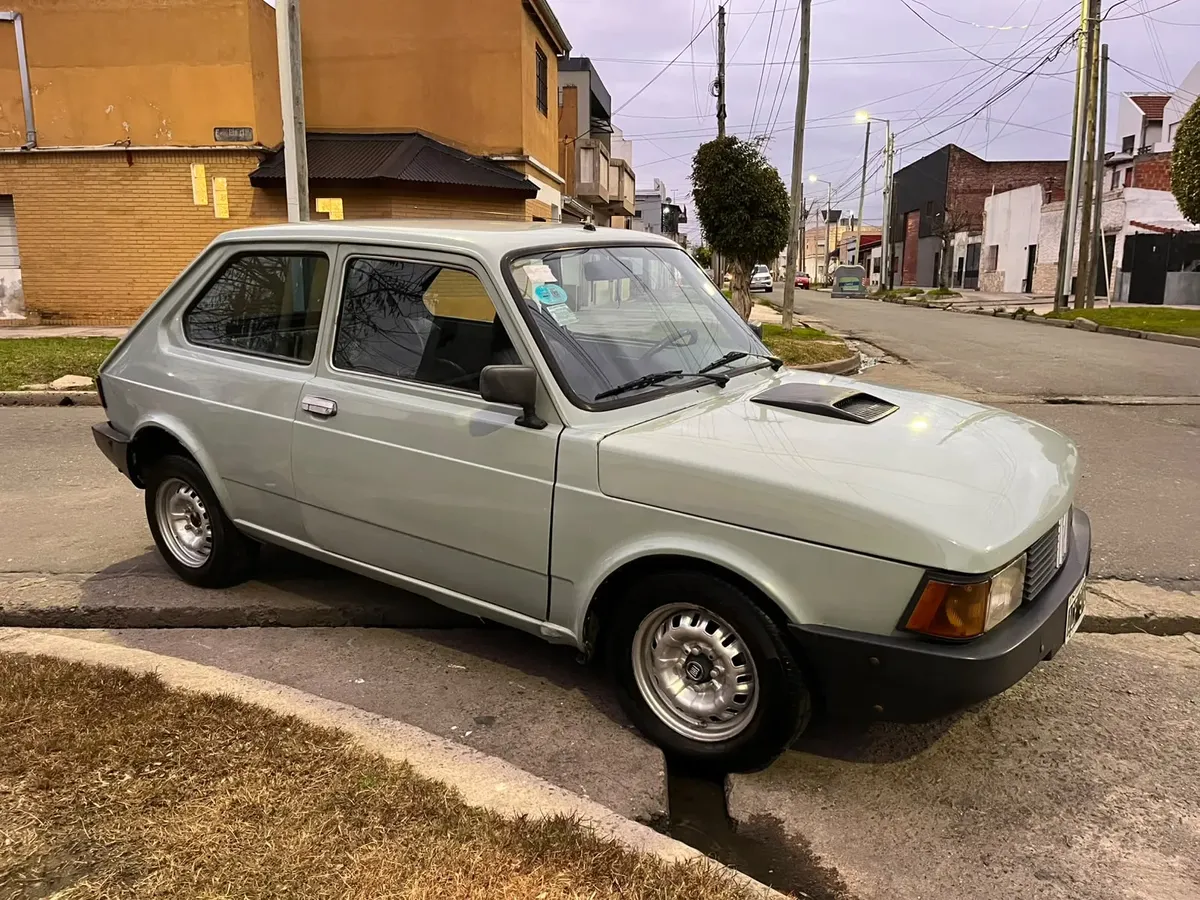 Fiat 147552768508296570882