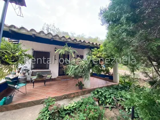Hermosa Casa De 504,09mst Ubicada En Bejuma A Solo 100 Metros De La Via Principal Te Lleva A La Autopista En 2 Min. ,esta Cerca De Todo, Rodeada De La Tranquilidad Y El Maravilloso Clima De La Zona