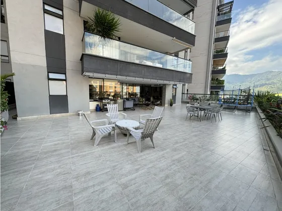 Venta De Moderno Apartamento Con Terraza, En Envigado, Loma Las Brujas