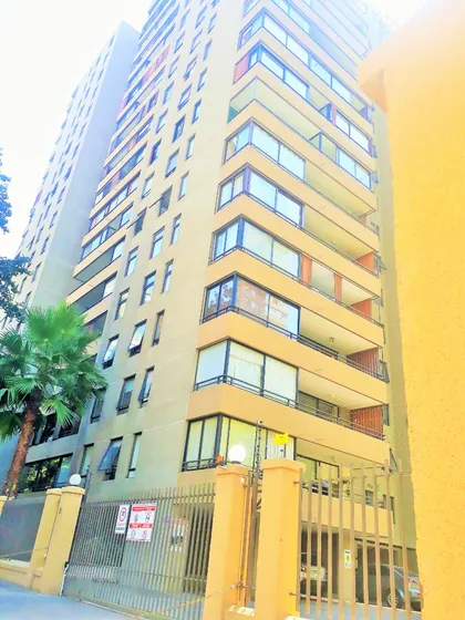 Amplio Depto/ Comuna De Las Condes/ Metro Manquehue